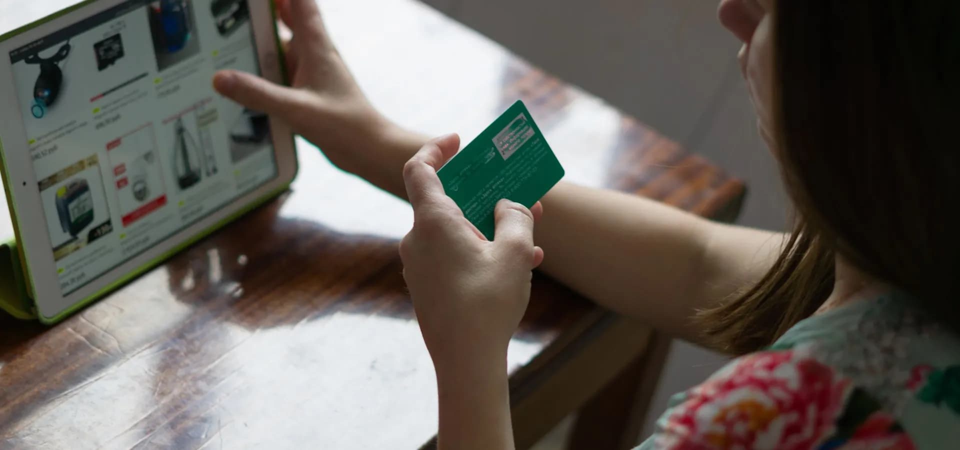 Ikona košarice prikazana na ekranu tijekom online kupnje