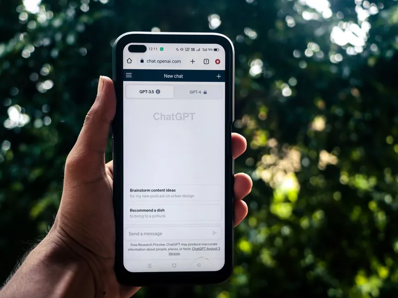 Prozor za razgovor uživo otvoren na web stranici tvrtke